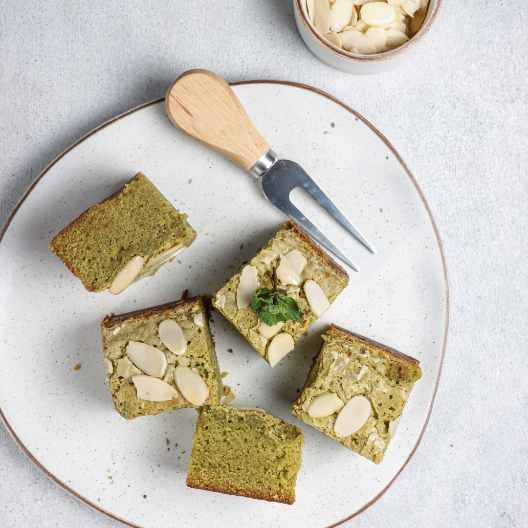Matcha Brownie (fehér csokoládéval) Zöld, édes, csokis: különleges csavar a klasszikuson.