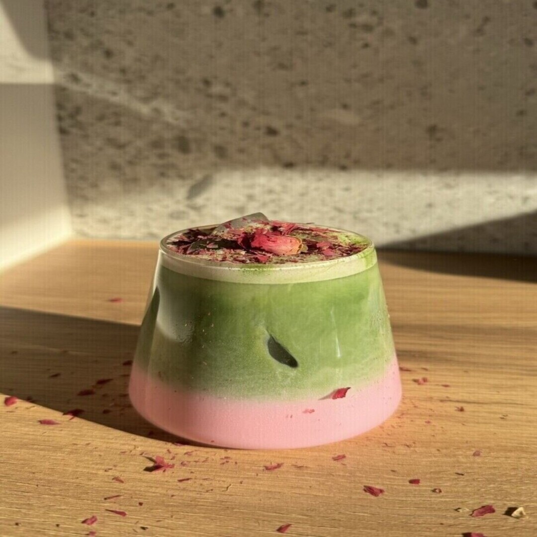 Sakura matcha latte